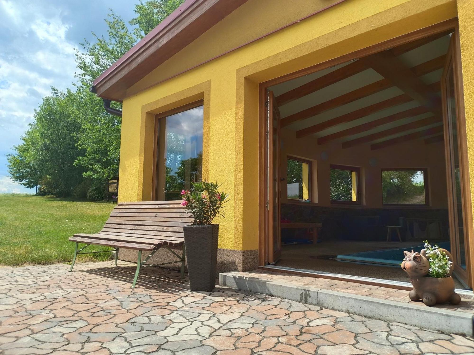 Podvesky Mlyn Hotel Tlumacov Exterior photo